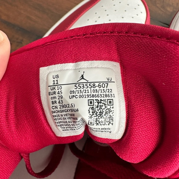 Jordan 1 Low Cardinal (Red, white, gold) Size 11 - Picture 3 of 9